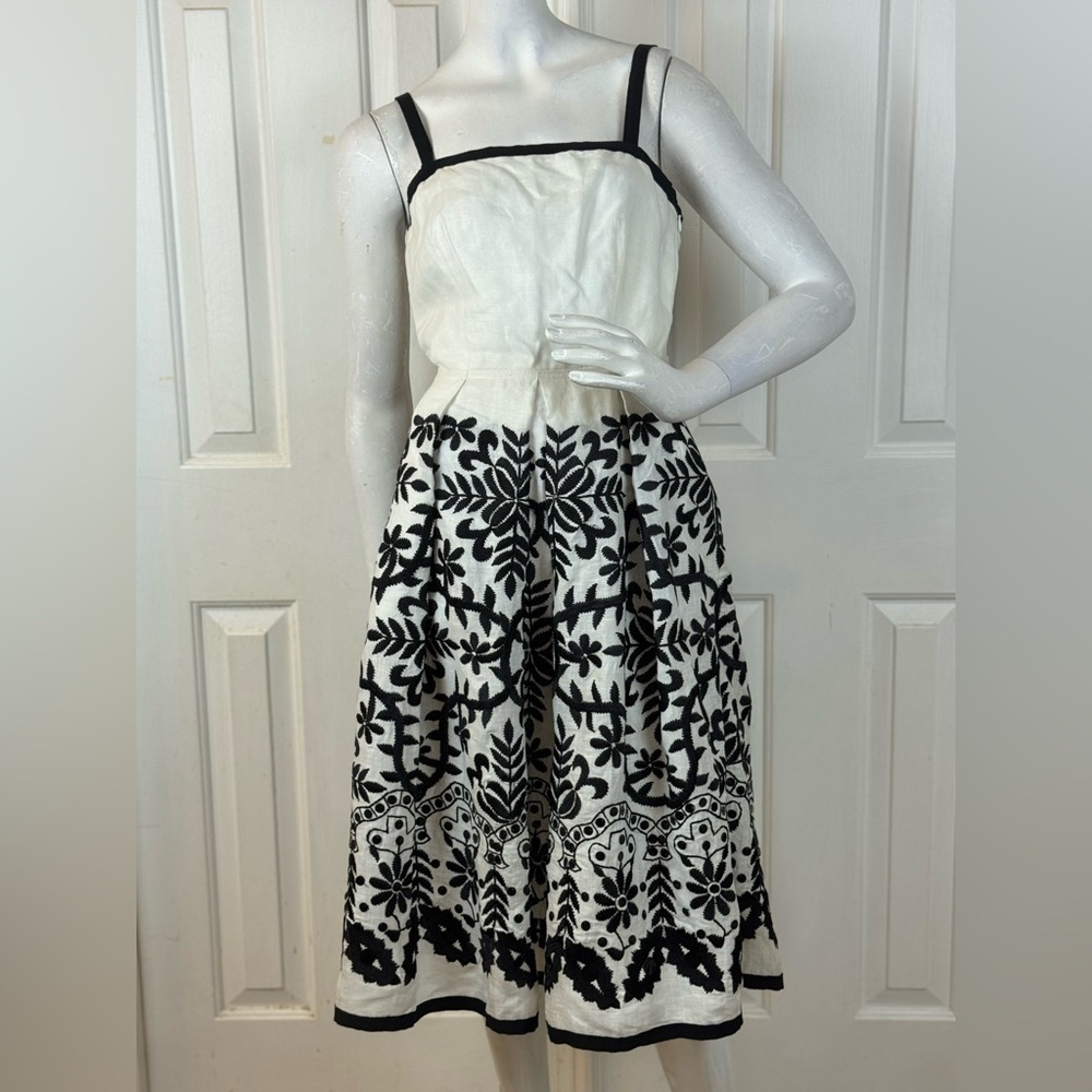 Oscan de la Resta 100 % RAMIE Black and White Floral Dress Size 4.